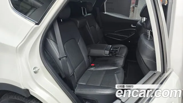 Hyundai Santafe 2016 thumb 8