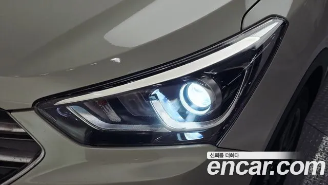 Hyundai Santafe 2016 thumb 3