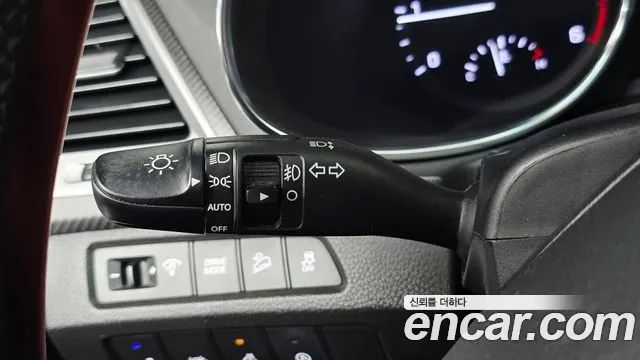 Hyundai Santafe 2016 thumb 10