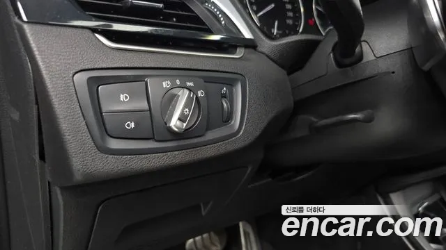BMW X1 2018 thumb 12