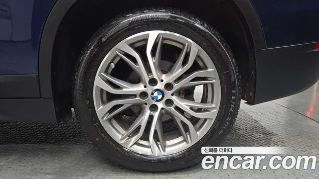 BMW X1 2018 thumb 8