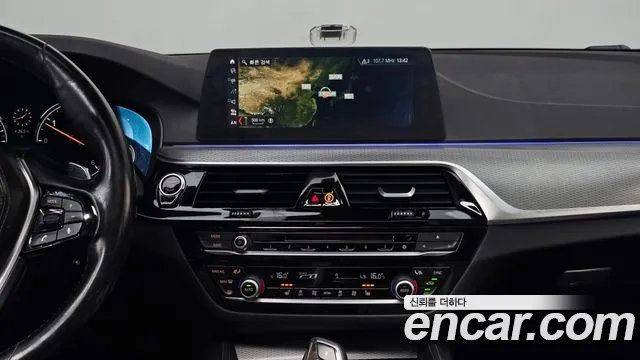 BMW 5 серии 2017 thumb 5