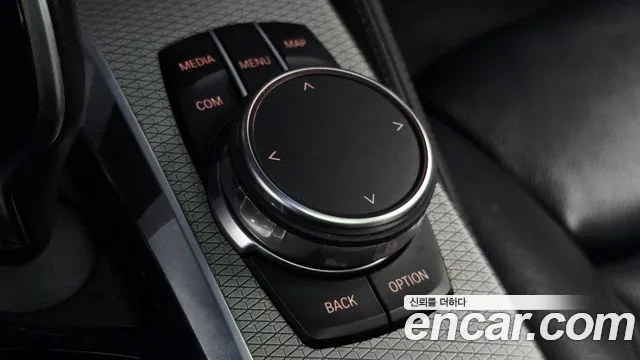 BMW 5 серии 2017 thumb 11