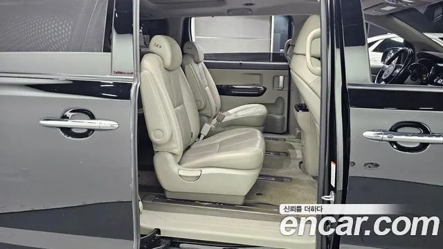 Kia Carnival 2017 thumb 3