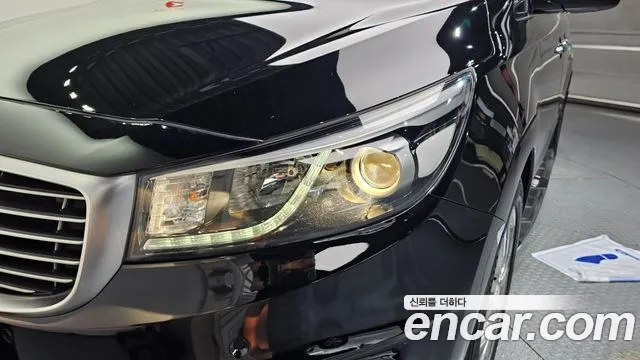 Kia Carnival 2017 thumb 9