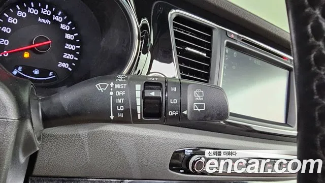 Kia Carnival 2017 thumb 6