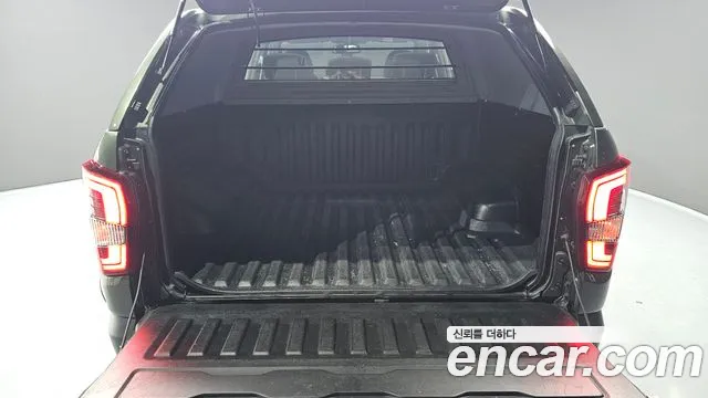 KGM Rexton 2023 thumb 2