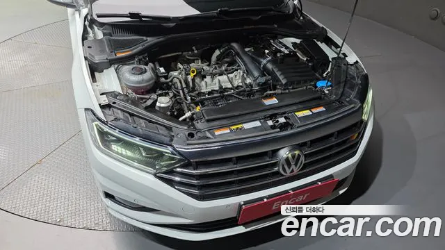 Volkswagen Jetta 2021 thumb 5