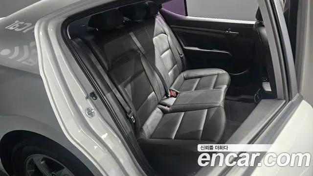 Hyundai Avante 2016 thumb 8