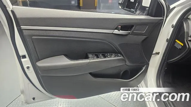 Hyundai Avante 2016 thumb 2