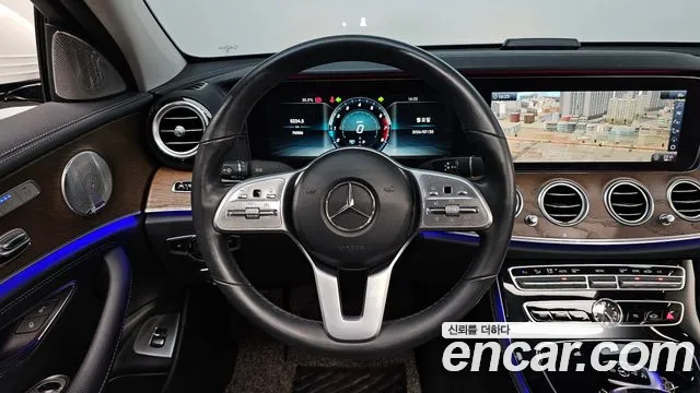 Mercedes-Benz E-Class 2019 thumb 8