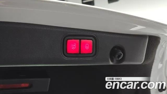 Mercedes-Benz E-Class 2019 thumb 12