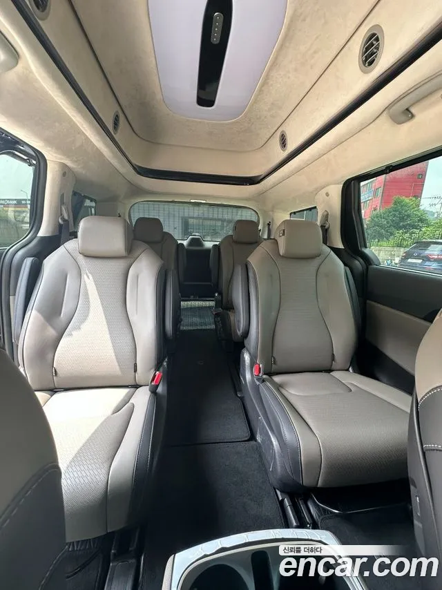 Kia Carnival 2023 thumb 6