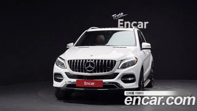 Mercedes-Benz GLE-Класс 2018 thumb 9