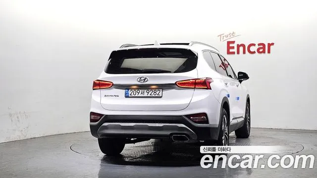 Hyundai Santa Fe 2019 thumb 8