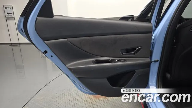 Hyundai Elantra 2022 thumb 5