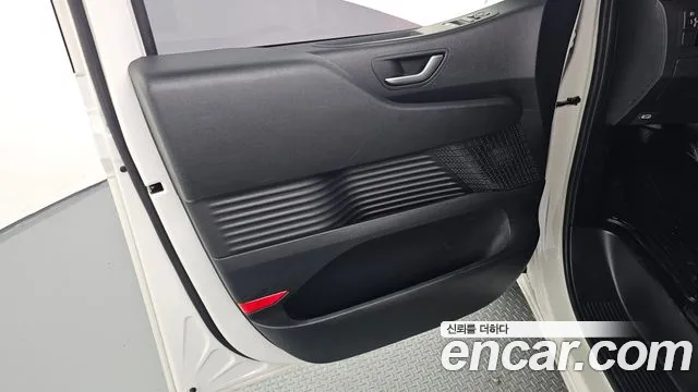 Hyundai Staria 2022 thumb 11