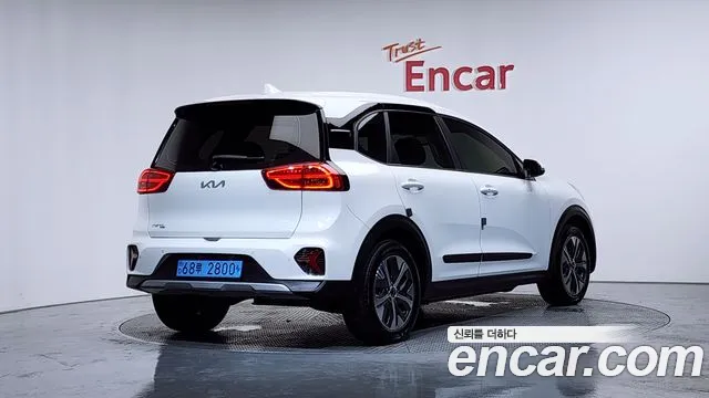Kia Niro Plus 2023 thumb 3