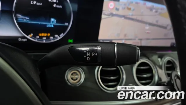 Mercedes-Benz E-Class 2016 thumb 5