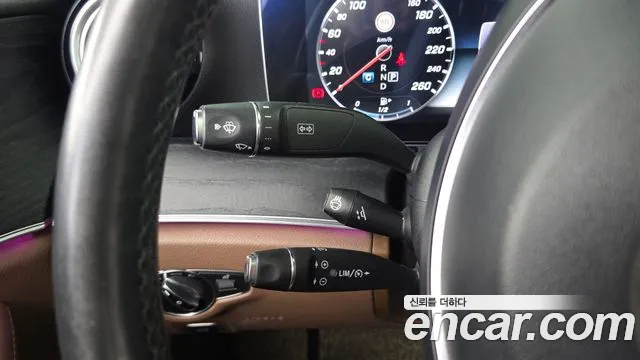 Mercedes-Benz E-Class 2016 thumb 7