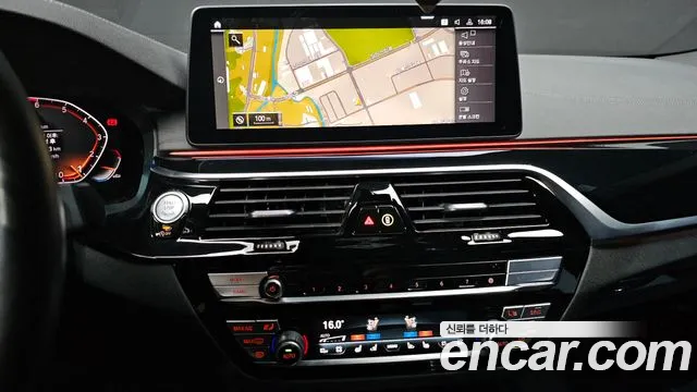 BMW 5 серии 2021 thumb 2