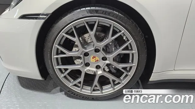 Porsche 911 2024 thumb 9