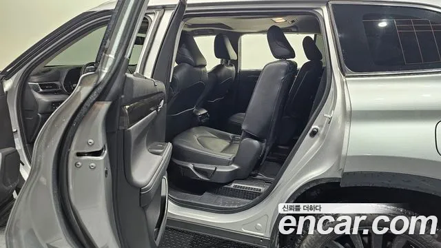 Toyota Highlander 2023 thumb 3