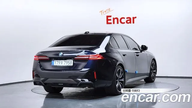 BMW 5 серии 2024 thumb 9