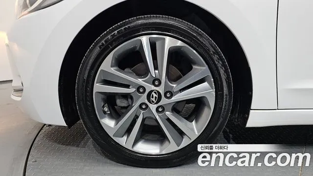 Hyundai Avante 2015 thumb 11
