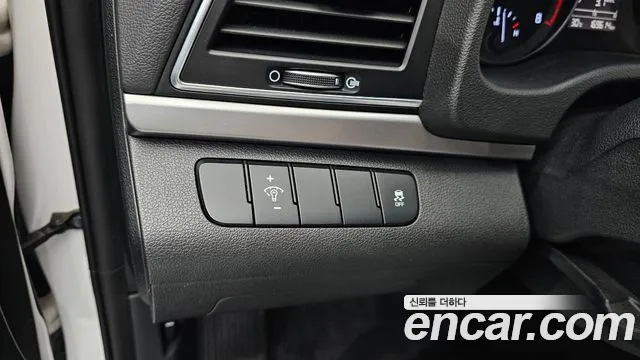 Hyundai Avante 2015 thumb 4