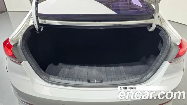 Hyundai Avante 2015 thumb 8