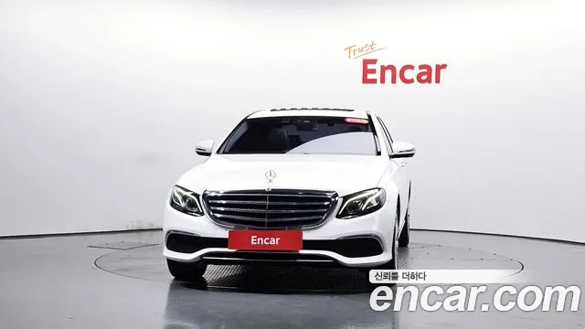 Mercedes-Benz E-Class 2019 thumb 4
