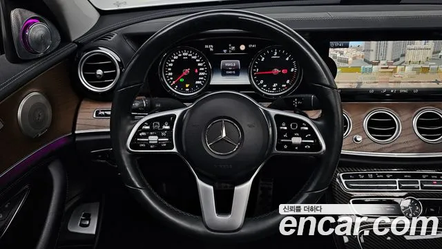 Mercedes-Benz E-Class 2019 thumb 7