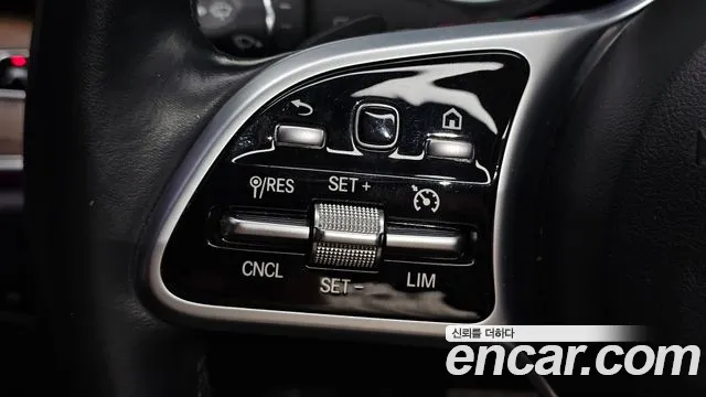 Mercedes-Benz E-Class 2019 thumb 9