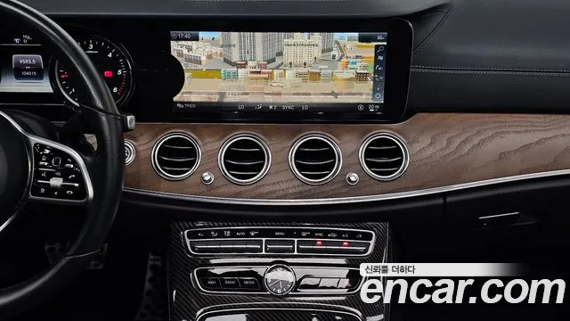 Mercedes-Benz E-Class 2019 thumb 11