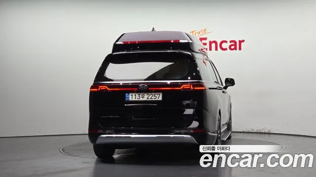 Kia Carnival 2021 thumb 4
