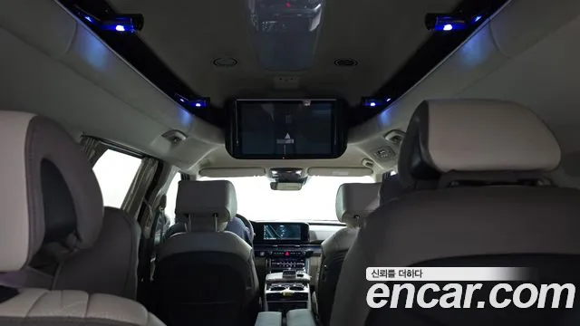 Kia Carnival 2021 thumb 8