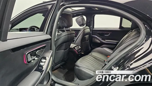 Mercedes-Benz S-Class 2023 thumb 4