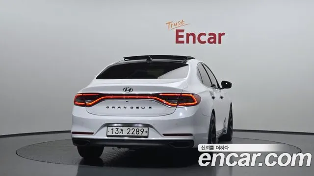 Hyundai Grandeur 2017 thumb 12