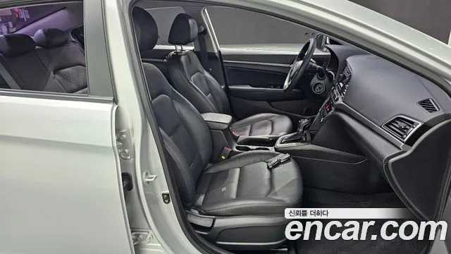 Hyundai Avante 2016 thumb 6