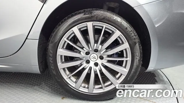 Maserati Ghibli 2022 thumb 12
