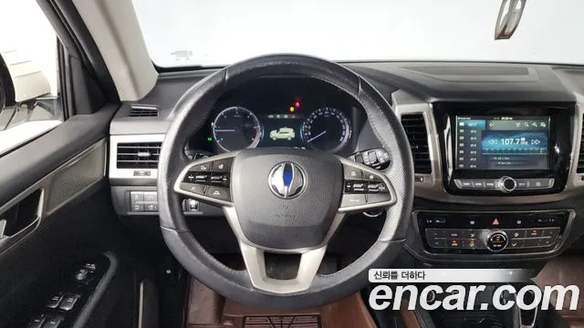 KGM Rexton 2017 thumb 8