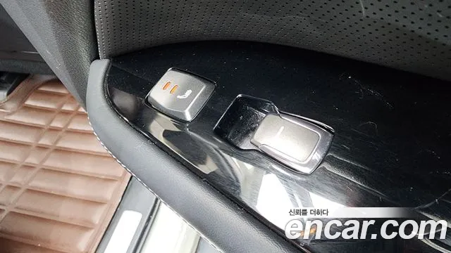 KGM Rexton 2017 thumb 4