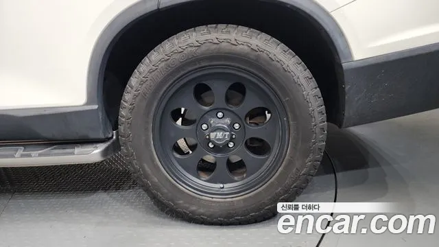 KGM Rexton 2017 thumb 11