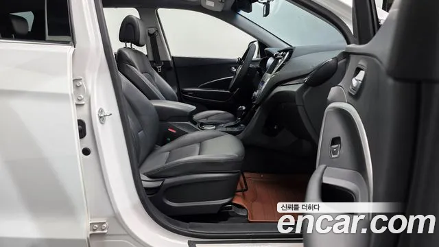 Hyundai Санта Фе 2015 thumb 9