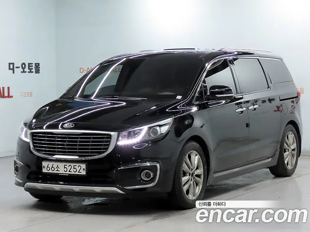 Kia Carnival 2015 thumb 10