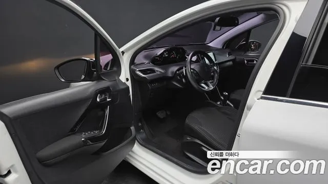 Peugeot 208 2016 thumb 7