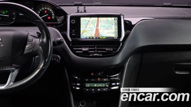 Peugeot 208 2016 thumb 4