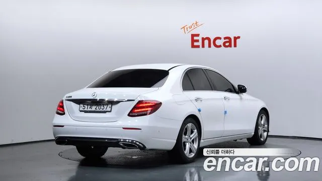 Mercedes-Benz E-Class 2017 thumb 6