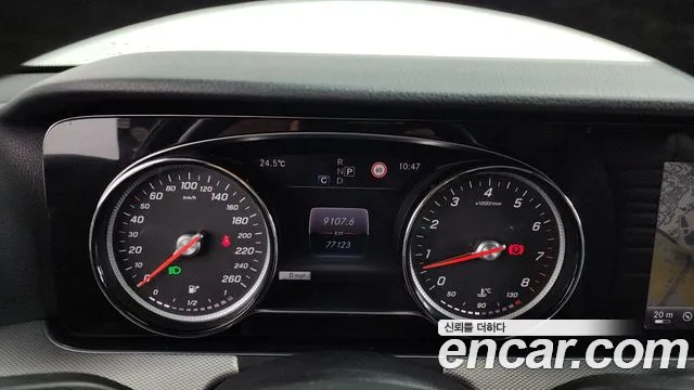 Mercedes-Benz E-Class 2017 thumb 10